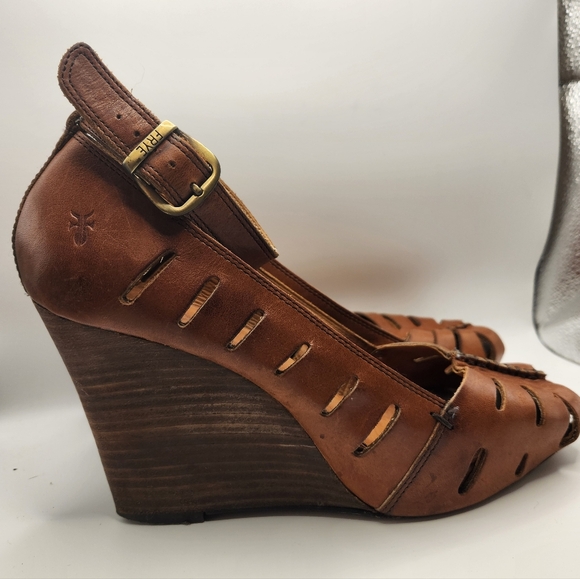 Frye Gwen Ankle Strap Leather Wedge Sandal Cognac Brown 9.5 Boho Hippie Prairie - Picture 13 of 14